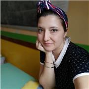 Docente abilitata per le cdc A12 e A22 insegna Italiano, Latino, Greco e Letteratura, Storia e Matematica